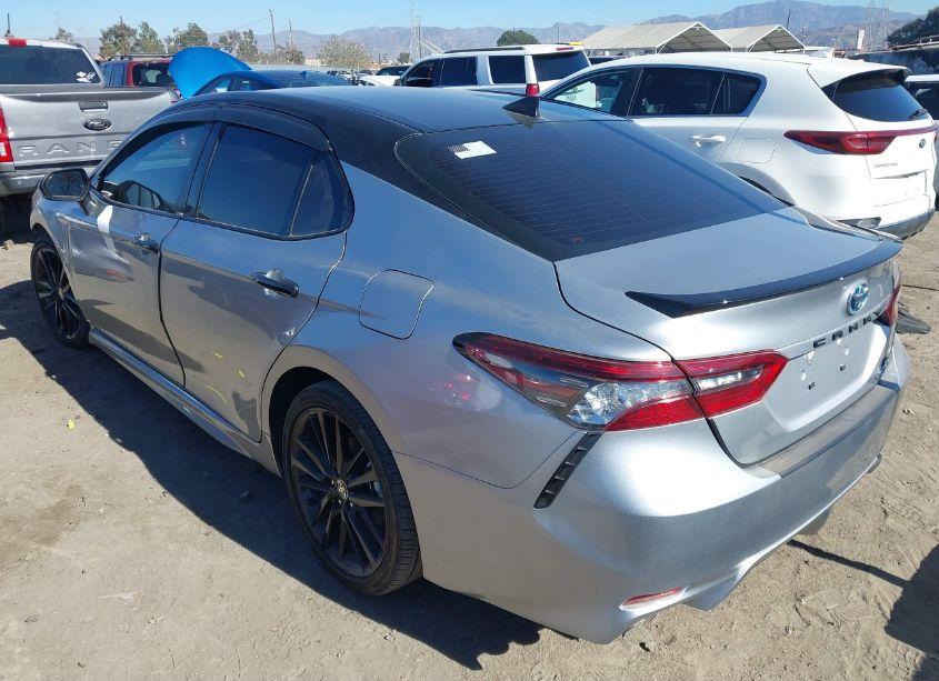 Photo 3 of 2024 Toyota Camry HYBRID XSE (VIN 4T1K31AK4RU069880)