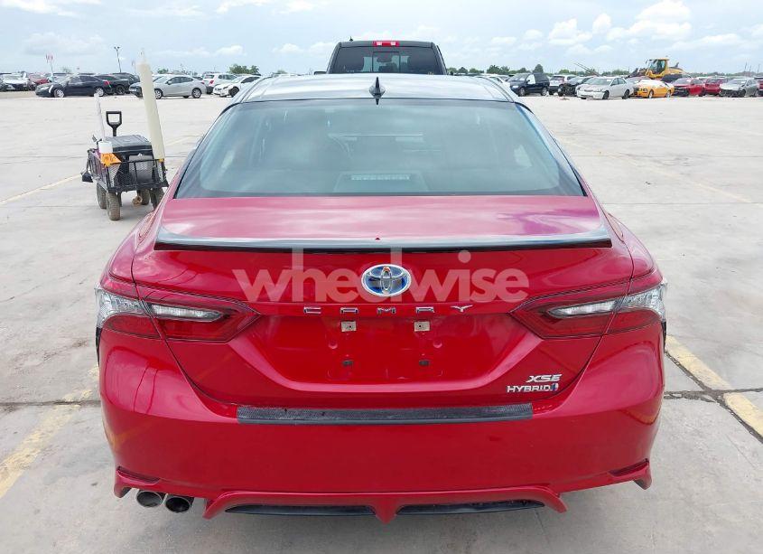 Photo 17 of 2021 Toyota Camry XSE HYBRID (VIN 4T1K31AK5MU030286)