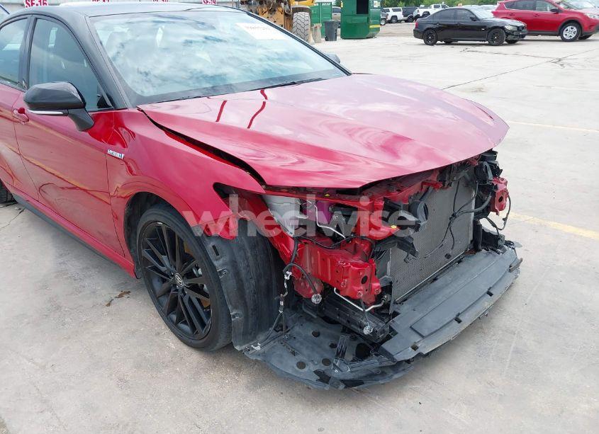 Photo 18 of 2021 Toyota Camry XSE HYBRID (VIN 4T1K31AK5MU030286)