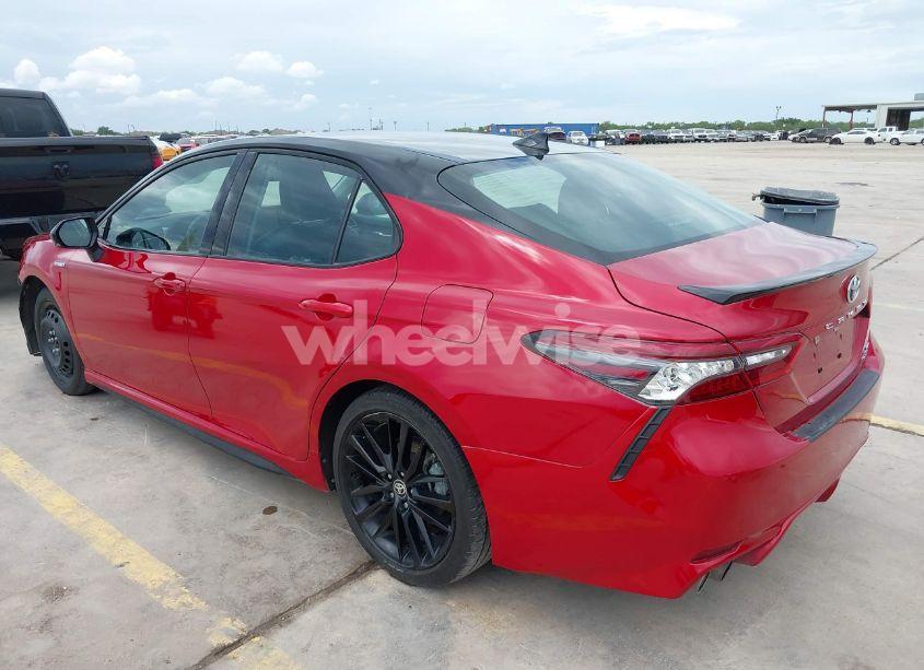 Photo 3 of 2021 Toyota Camry XSE HYBRID (VIN 4T1K31AK5MU030286)