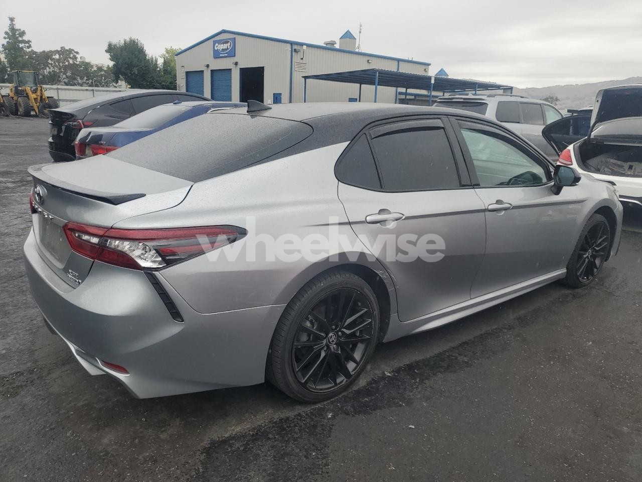 Photo 3 of 2022 TOYOTA CAMRY XSE (VIN 4T1K31AK5NU036669)