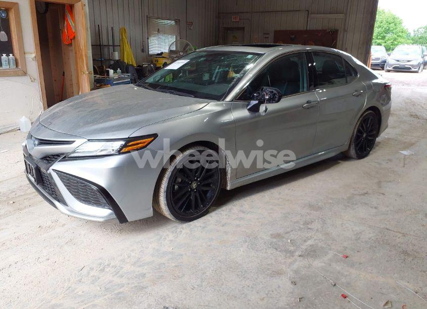 Photo 2 of 2024 Toyota Camry HYBRID XSE (VIN 4T1K31AK5RU624626)