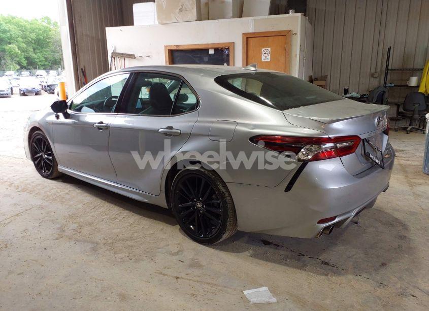 Photo 3 of 2024 Toyota Camry HYBRID XSE (VIN 4T1K31AK5RU624626)