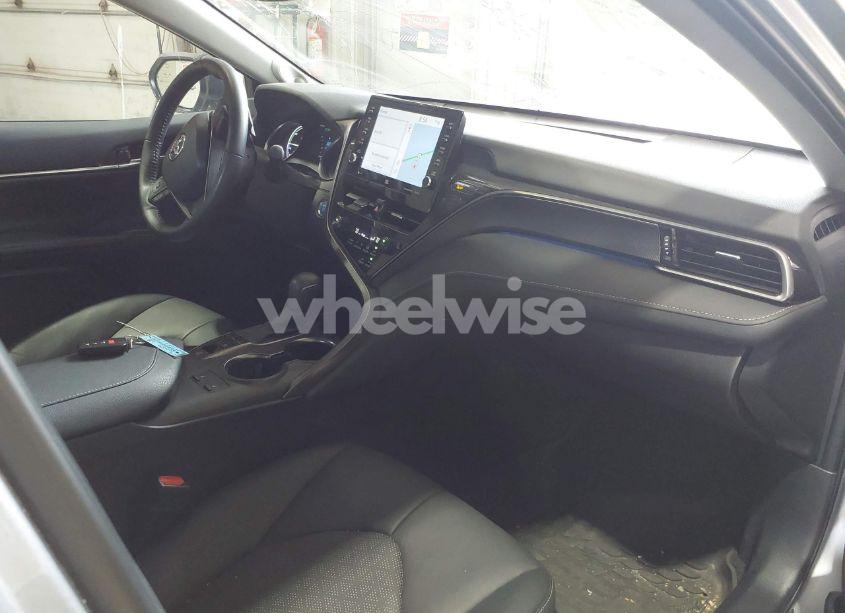 Photo 5 of 2024 Toyota Camry HYBRID XSE (VIN 4T1K31AK5RU624626)