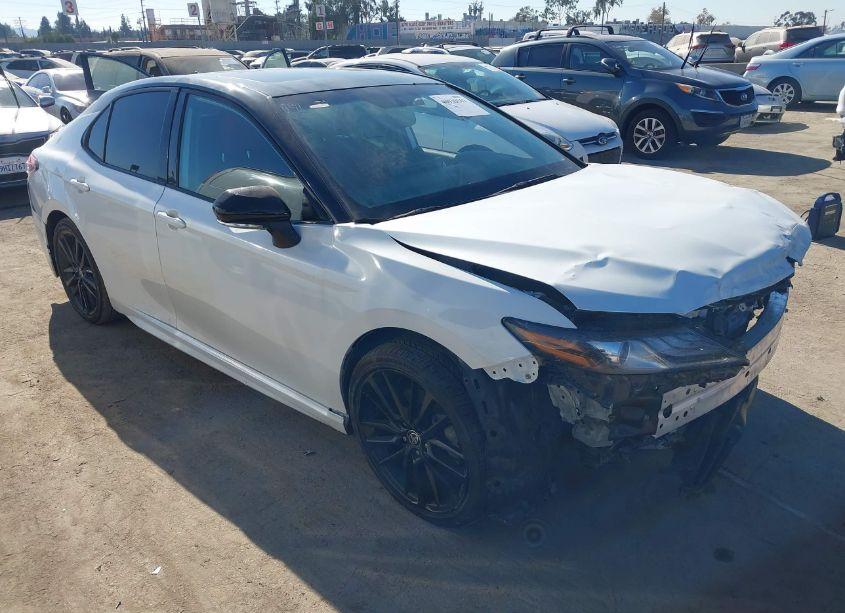 2021 Toyota Camry XSE HYBRID (VIN 4T1K31AK6MU024478) main photo