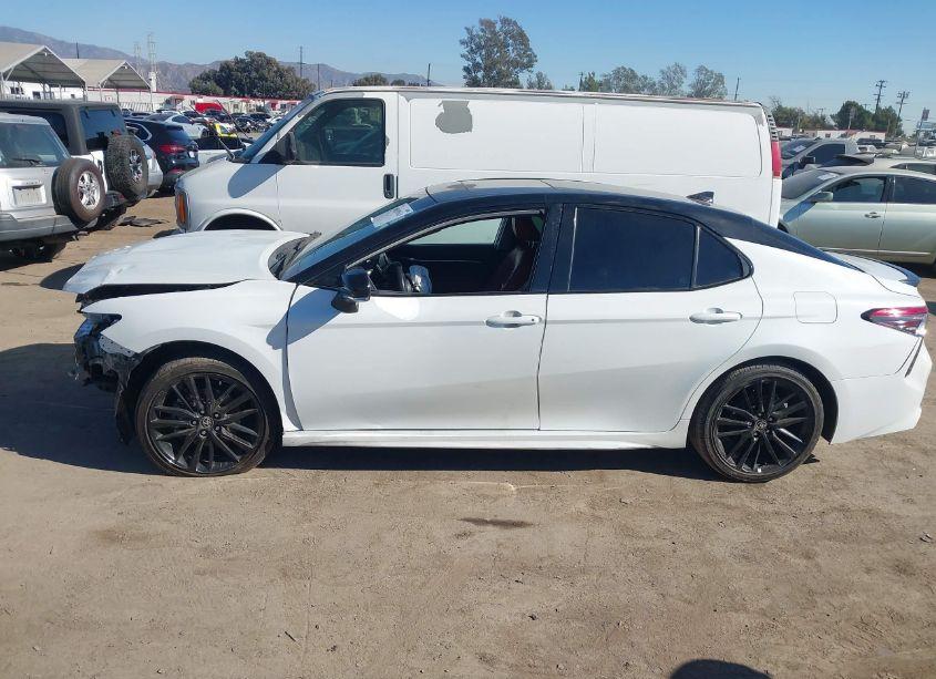 Photo 13 of 2021 Toyota Camry XSE HYBRID (VIN 4T1K31AK6MU024478)