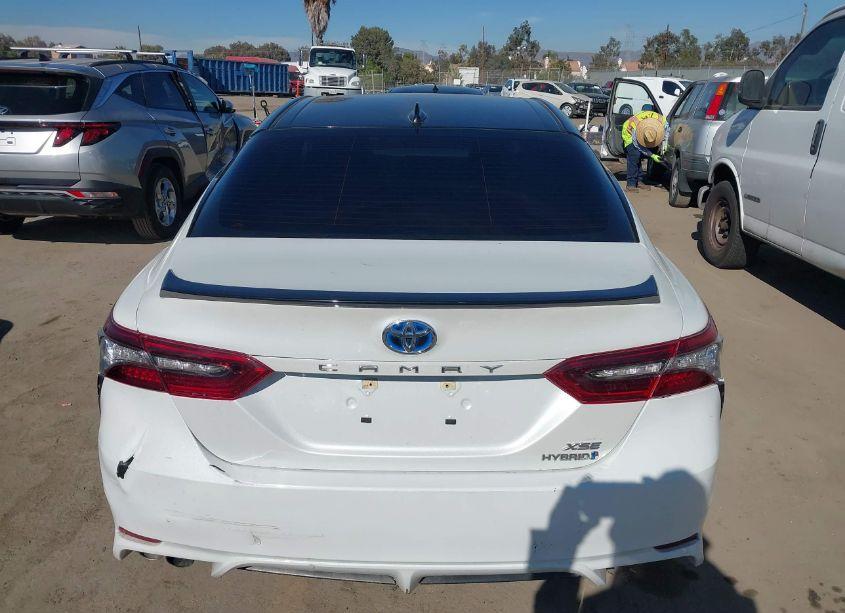 Photo 15 of 2021 Toyota Camry XSE HYBRID (VIN 4T1K31AK6MU024478)