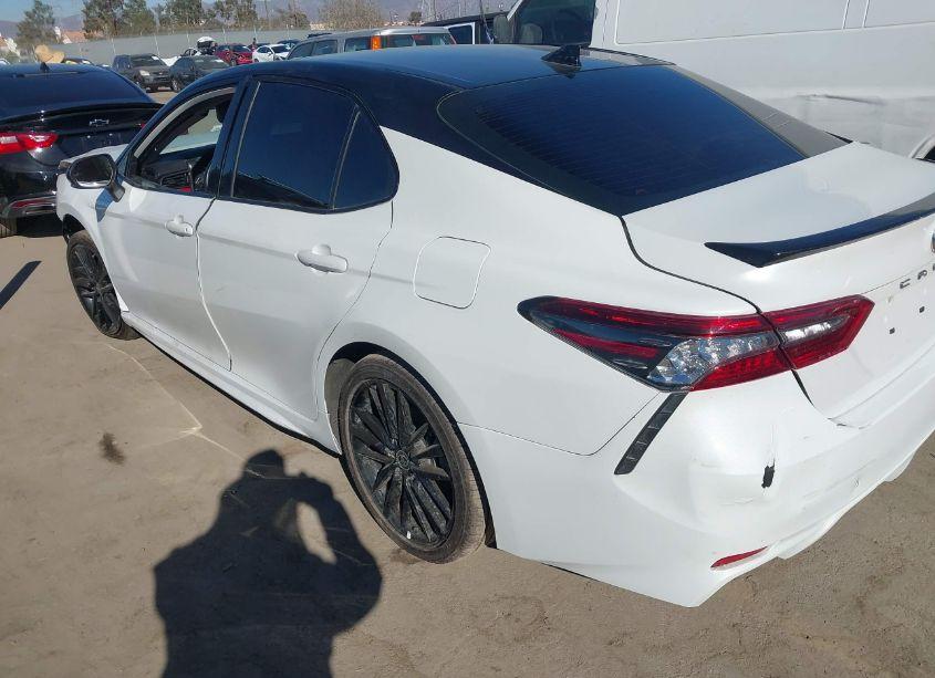 Photo 16 of 2021 Toyota Camry XSE HYBRID (VIN 4T1K31AK6MU024478)