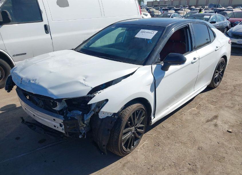 Photo 2 of 2021 Toyota Camry XSE HYBRID (VIN 4T1K31AK6MU024478)