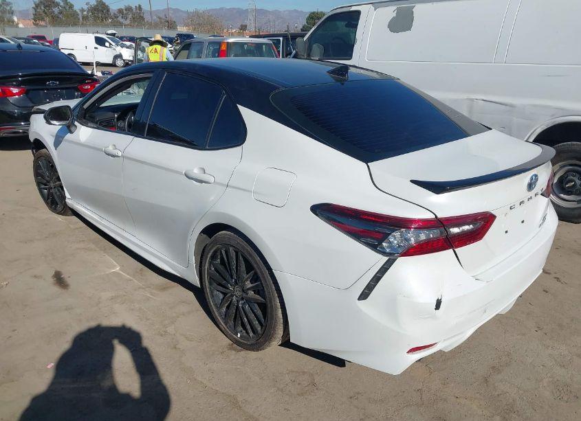 Photo 3 of 2021 Toyota Camry XSE HYBRID (VIN 4T1K31AK6MU024478)