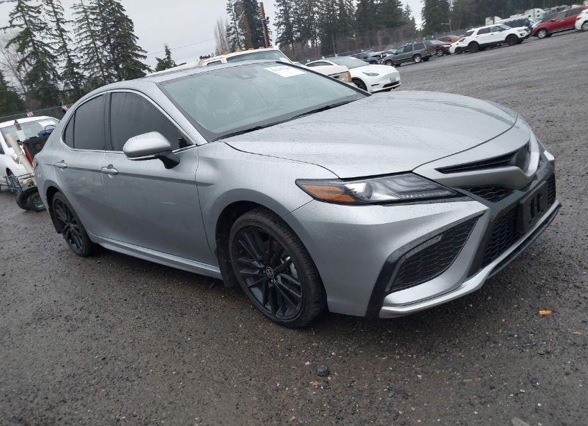 2024 Toyota Camry HYBRID XSE (VIN 4T1K31AK6RU626577) main photo