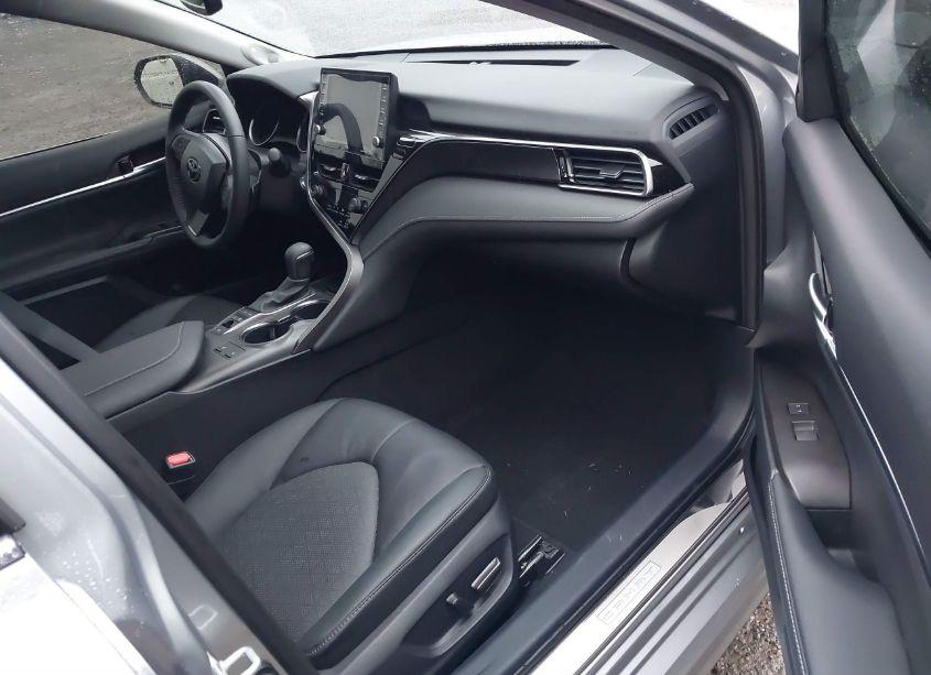 Photo 5 of 2024 Toyota Camry HYBRID XSE (VIN 4T1K31AK6RU626577)