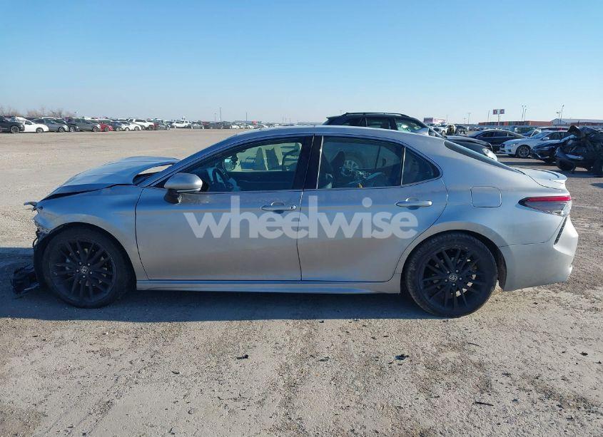 Photo 15 of 2022 Toyota Camry XSE HYBRID (VIN 4T1K31AK7NU572054)