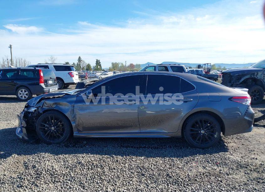 Photo 14 of 2022 Toyota Camry XSE HYBRID (VIN 4T1K31AK7NU586844)