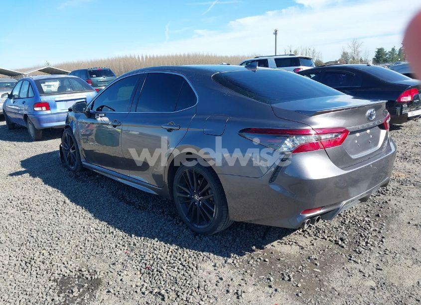 Photo 3 of 2022 Toyota Camry XSE HYBRID (VIN 4T1K31AK7NU586844)