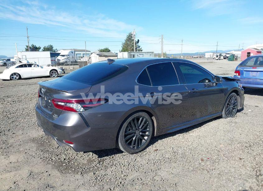 Photo 4 of 2022 Toyota Camry XSE HYBRID (VIN 4T1K31AK7NU586844)