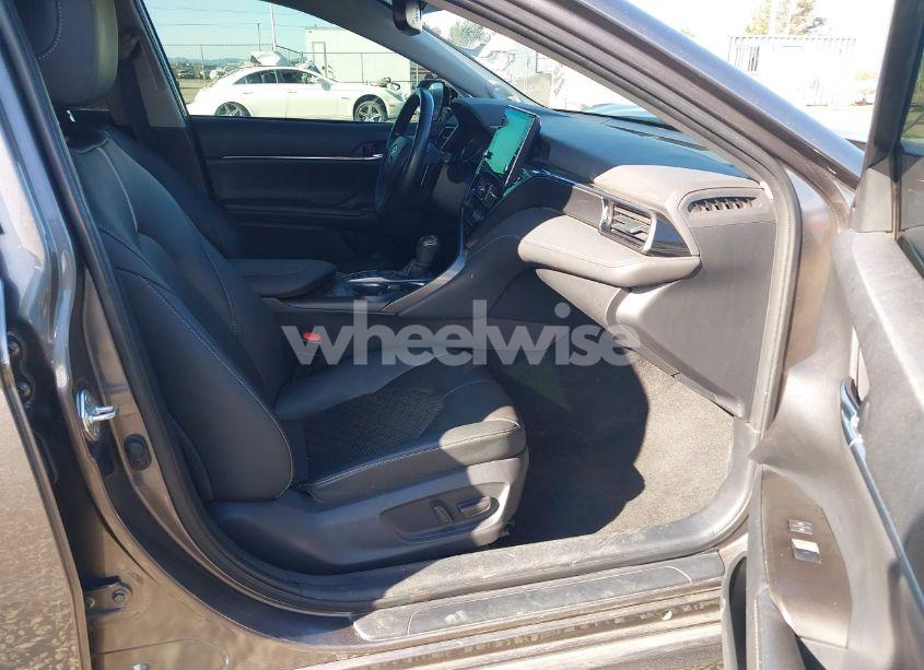 Photo 5 of 2022 Toyota Camry XSE HYBRID (VIN 4T1K31AK7NU586844)