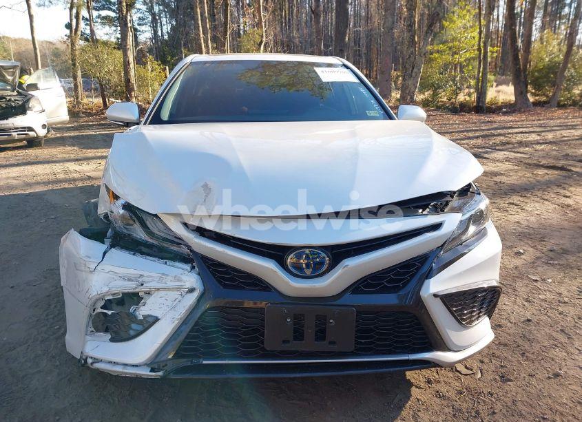 Photo 12 of 2021 Toyota Camry XSE HYBRID (VIN 4T1K31AK8MU560591)
