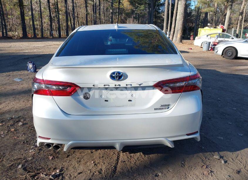 Photo 16 of 2021 Toyota Camry XSE HYBRID (VIN 4T1K31AK8MU560591)