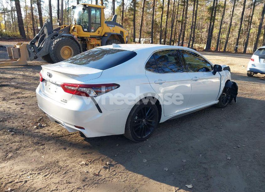 Photo 4 of 2021 Toyota Camry XSE HYBRID (VIN 4T1K31AK8MU560591)