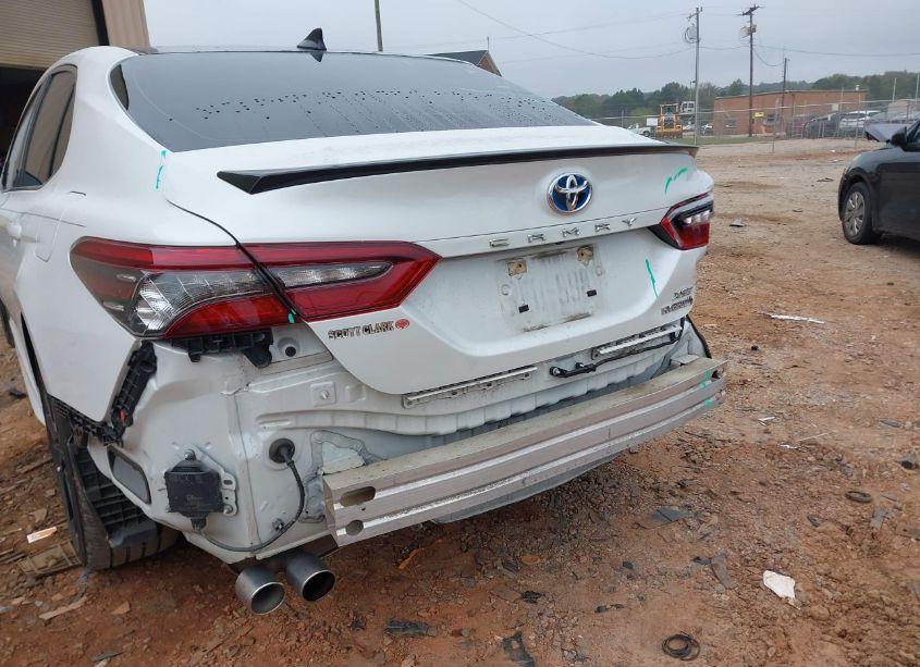 Photo 17 of 2021 Toyota Camry XSE HYBRID (VIN 4T1K31AK8MU566360)