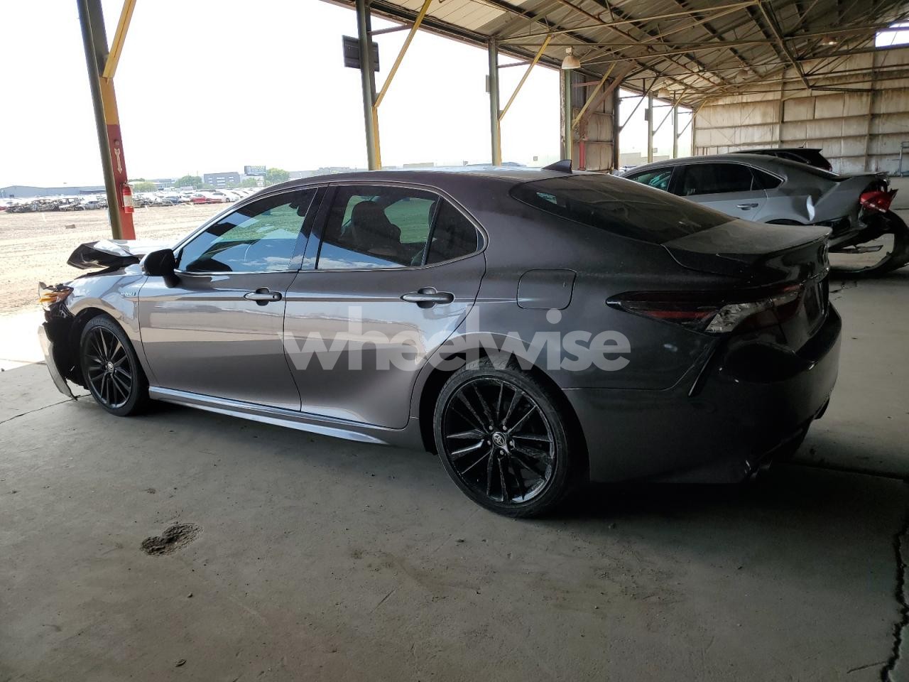 Photo 2 of 2021 TOYOTA CAMRY XSE (VIN 4T1K31AK8MU567797)