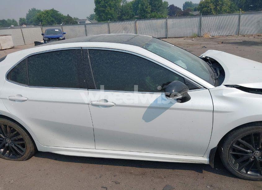 Photo 12 of 2022 Toyota Camry XSE HYBRID (VIN 4T1K31AK9NU573092)