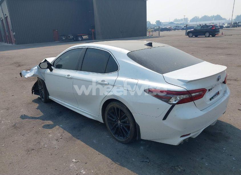Photo 3 of 2022 Toyota Camry XSE HYBRID (VIN 4T1K31AK9NU573092)