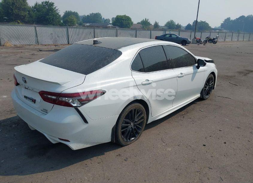 Photo 4 of 2022 Toyota Camry XSE HYBRID (VIN 4T1K31AK9NU573092)