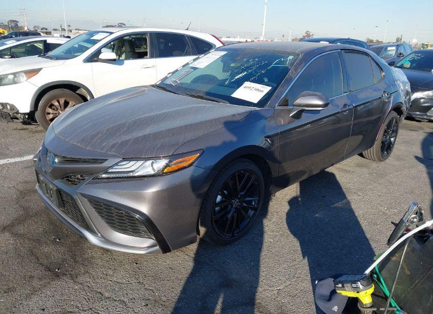 Photo 2 of 2023 Toyota Camry XSE HYBRID (VIN 4T1K31AK9PU606238)