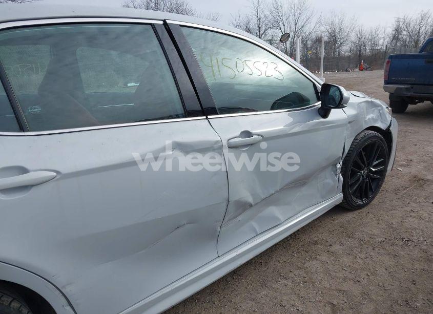 Photo 17 of 2024 Toyota Camry HYBRID XSE (VIN 4T1K31AKXRU060648)