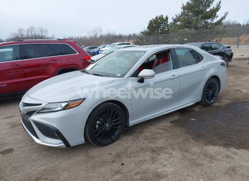 Photo 2 of 2024 Toyota Camry HYBRID XSE (VIN 4T1K31AKXRU060648)