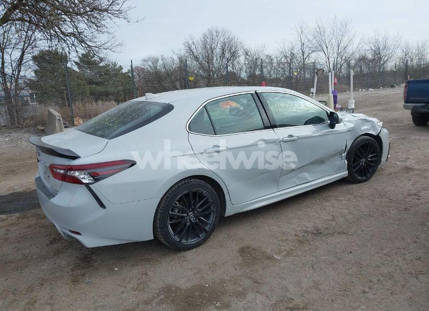 Photo 4 of 2024 Toyota Camry HYBRID XSE (VIN 4T1K31AKXRU060648)