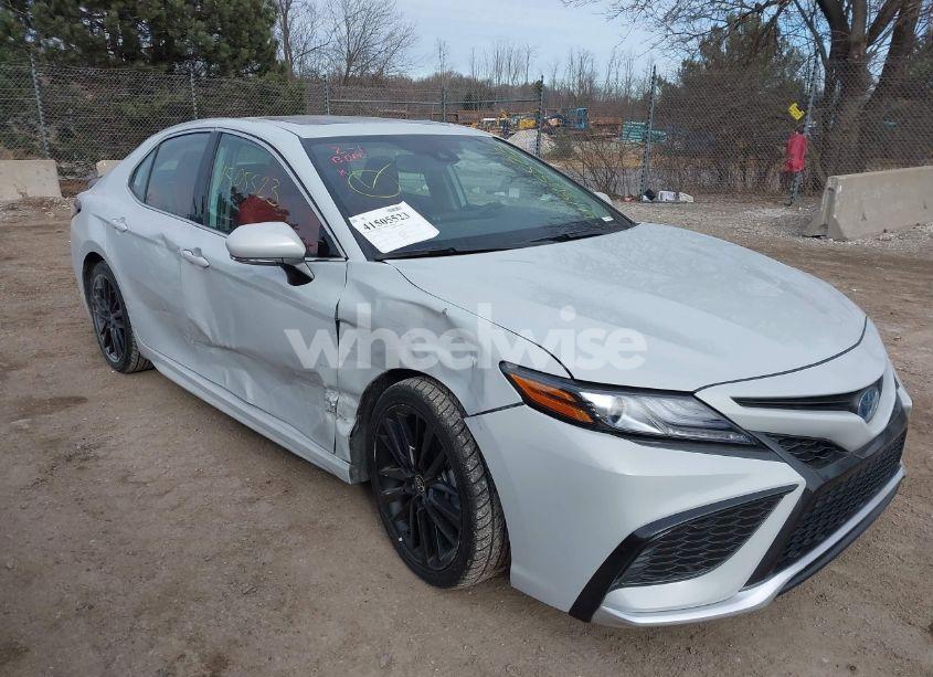 Photo 6 of 2024 Toyota Camry HYBRID XSE (VIN 4T1K31AKXRU060648)