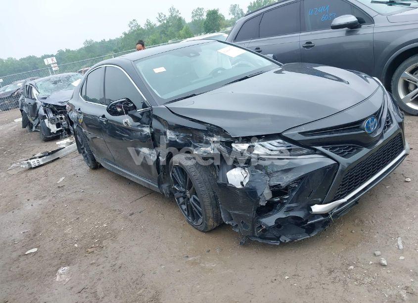 2024 Toyota Camry HYBRID XSE (VIN 4T1K31AKXRU629028) main photo