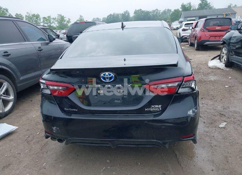 Photo 16 of 2024 Toyota Camry HYBRID XSE (VIN 4T1K31AKXRU629028)