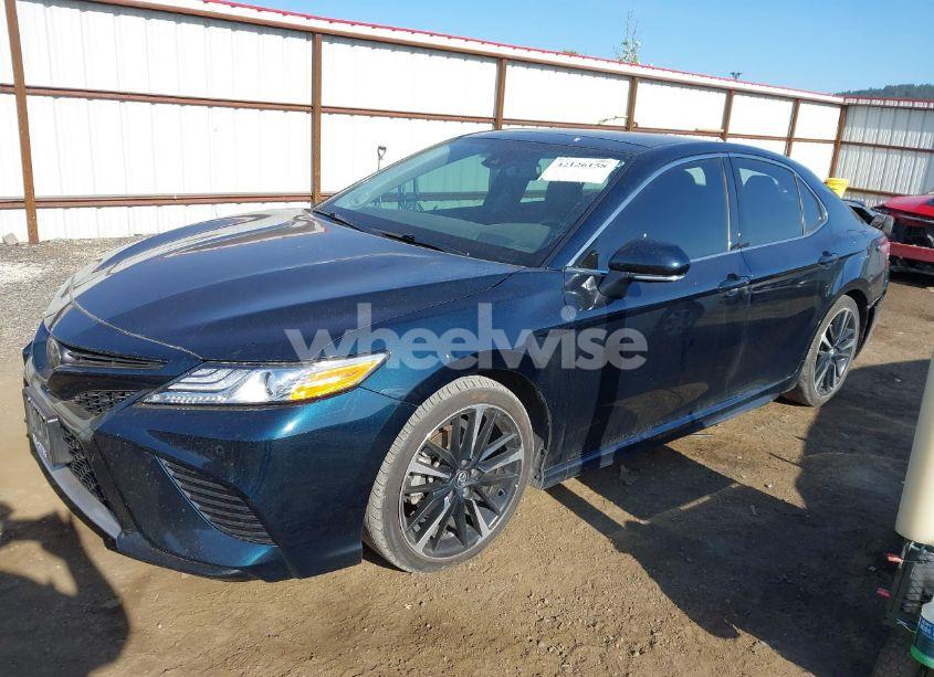 Photo 2 of 2020 Toyota Camry XSE (VIN 4T1K61AK0LU320375)