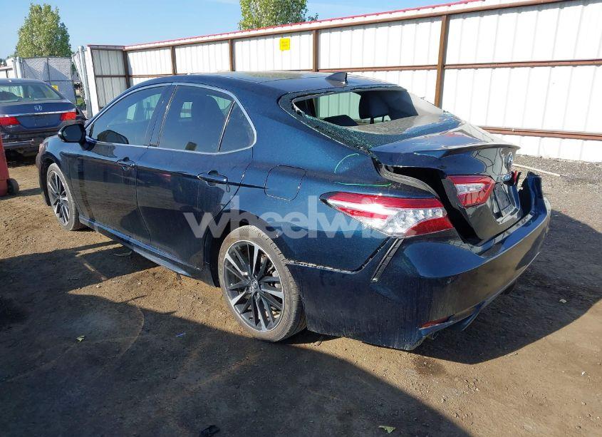 Photo 3 of 2020 Toyota Camry XSE (VIN 4T1K61AK0LU320375)