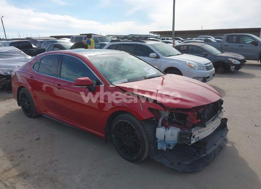 2020 Toyota Camry XSE (VIN 4T1K61AK0LU341520) main photo