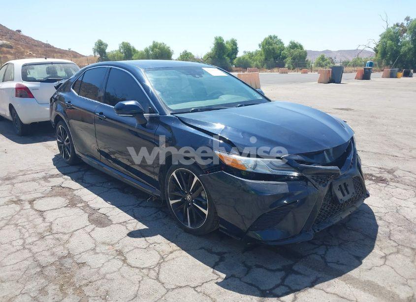 2020 Toyota Camry XSE (VIN 4T1K61AK0LU971196) main photo