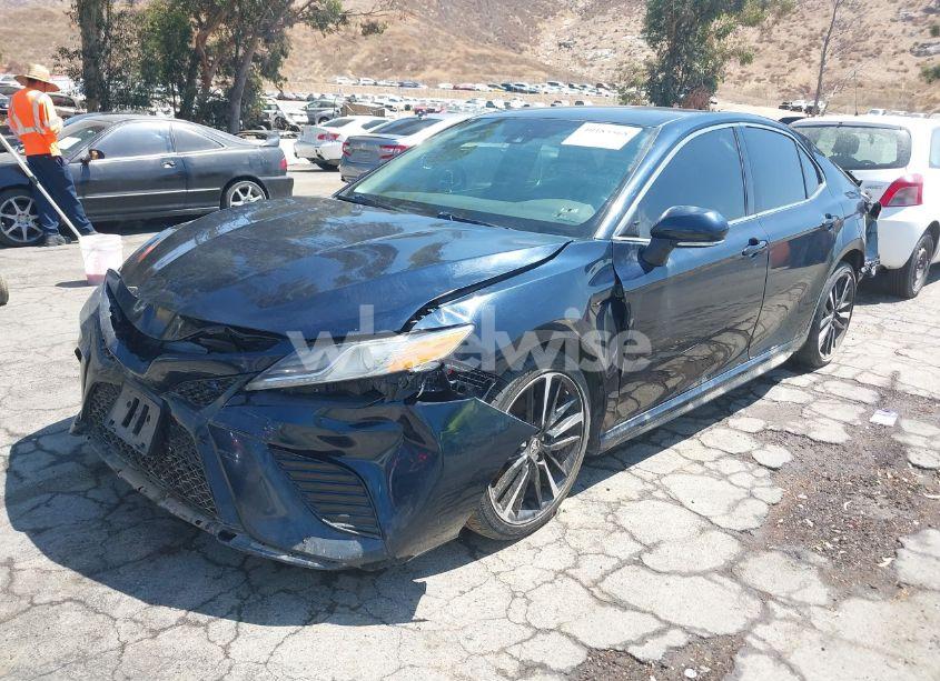 Photo 2 of 2020 Toyota Camry XSE (VIN 4T1K61AK0LU971196)