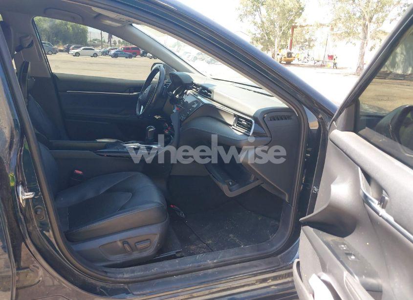 Photo 5 of 2020 Toyota Camry XSE (VIN 4T1K61AK0LU971196)