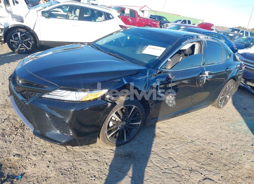 Photo 2 of 2020 Toyota Camry XSE (VIN 4T1K61AK0LU981291)