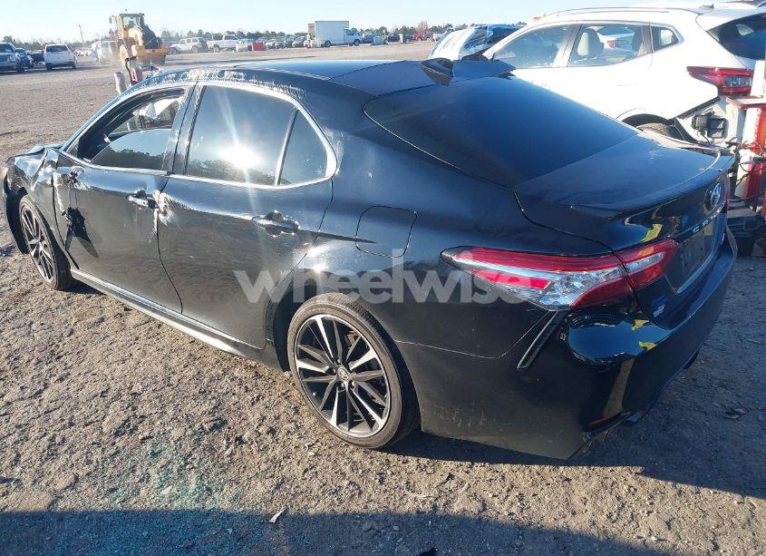 Photo 3 of 2020 Toyota Camry XSE (VIN 4T1K61AK0LU981291)