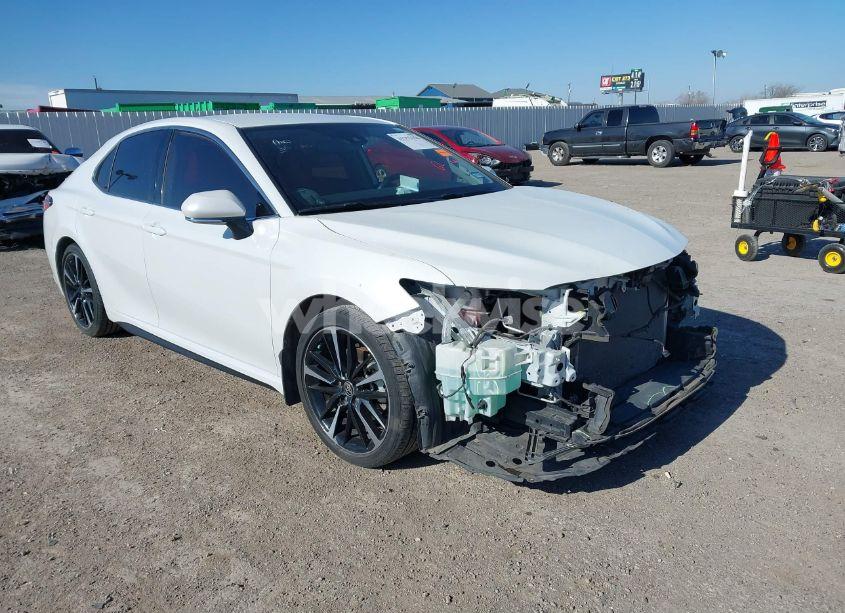 2020 Toyota Camry XSE (VIN 4T1K61AK0LU988113) main photo