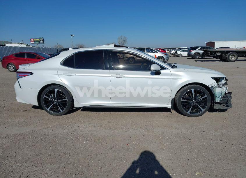 Photo 14 of 2020 Toyota Camry XSE (VIN 4T1K61AK0LU988113)