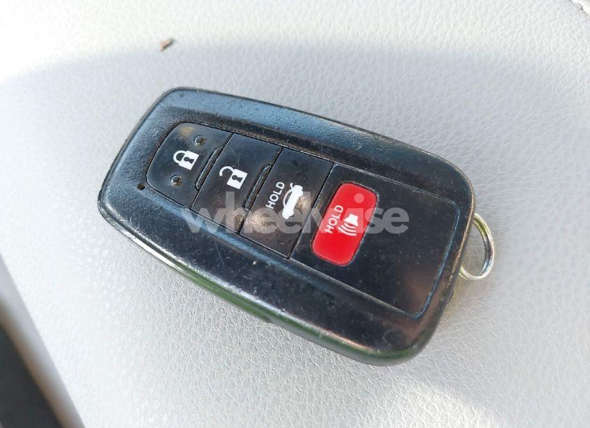 Photo 11 of 2021 Toyota Camry XSE (VIN 4T1K61AK0MU411616)