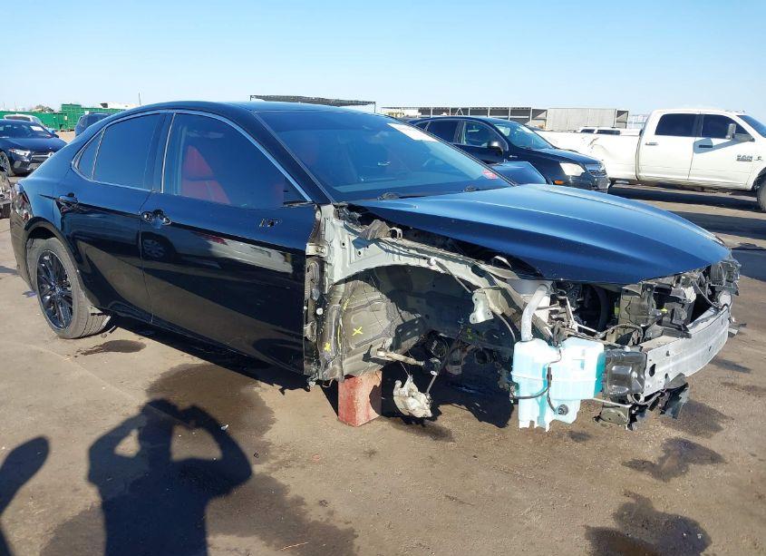 2021 Toyota Camry XSE (VIN 4T1K61AK0MU485554) main photo