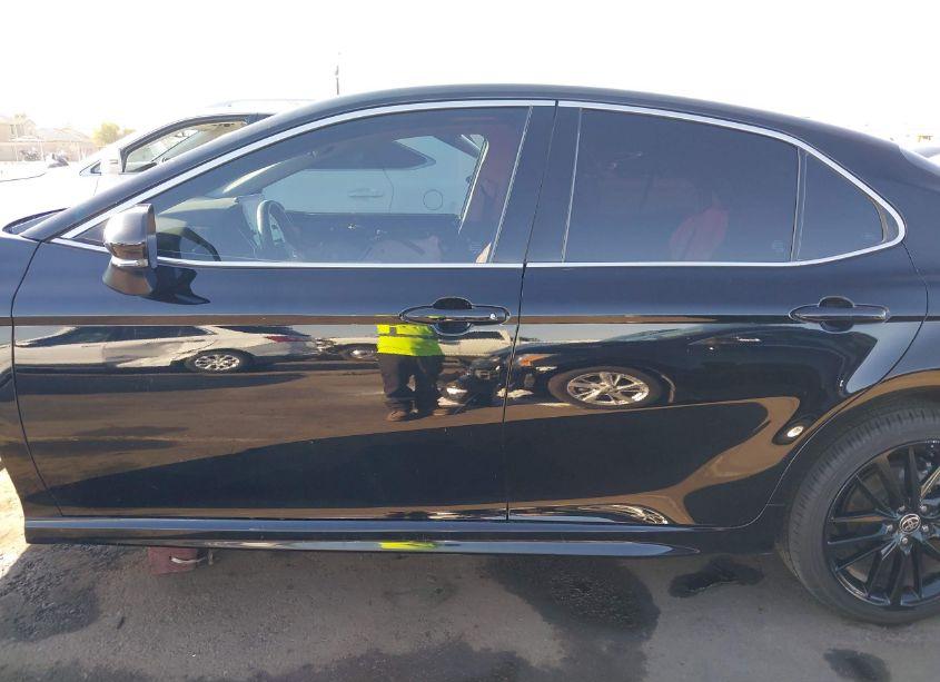 Photo 15 of 2021 Toyota Camry XSE (VIN 4T1K61AK0MU485554)