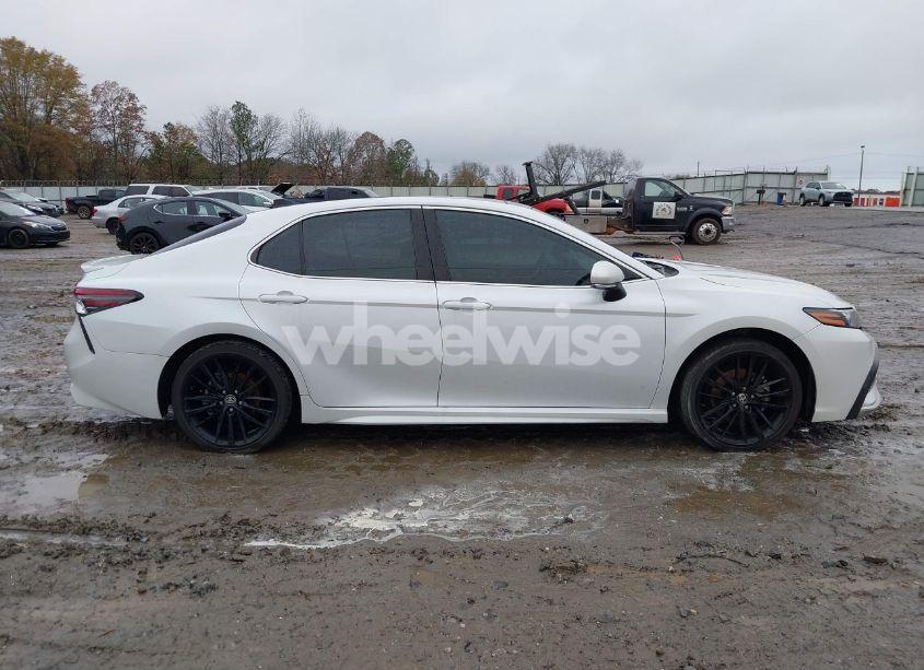 Photo 13 of 2021 Toyota Camry XSE (VIN 4T1K61AK0MU522991)